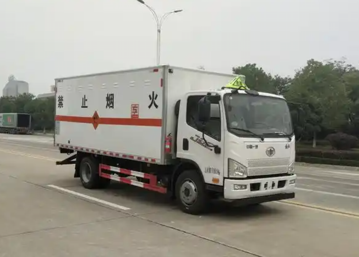 皂市镇爆破器材运输车可以上高速吗？